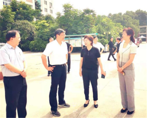 淮南市委常委、宣傳部長(cháng)孫良鴻調研全市中小學(xué)教育集團化辦學(xué)
