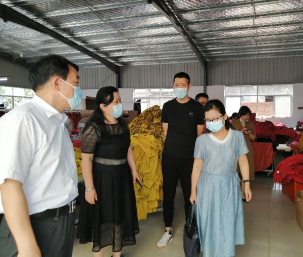 淮南市謝家集區婦聯(lián)調研非公企業(yè)婦女組織建設