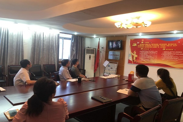 淮南市鳳臺縣：縣委老干部局黨支部組織觀(guān)看《革命者》