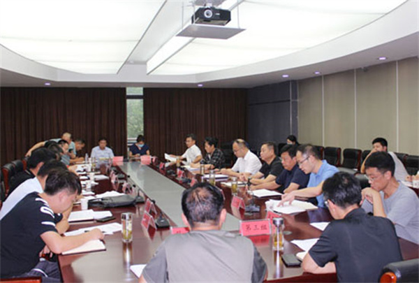 淮南市鳳臺全縣疫苗接種人群摸底排查工作專(zhuān)項督查調度會(huì )召開(kāi)