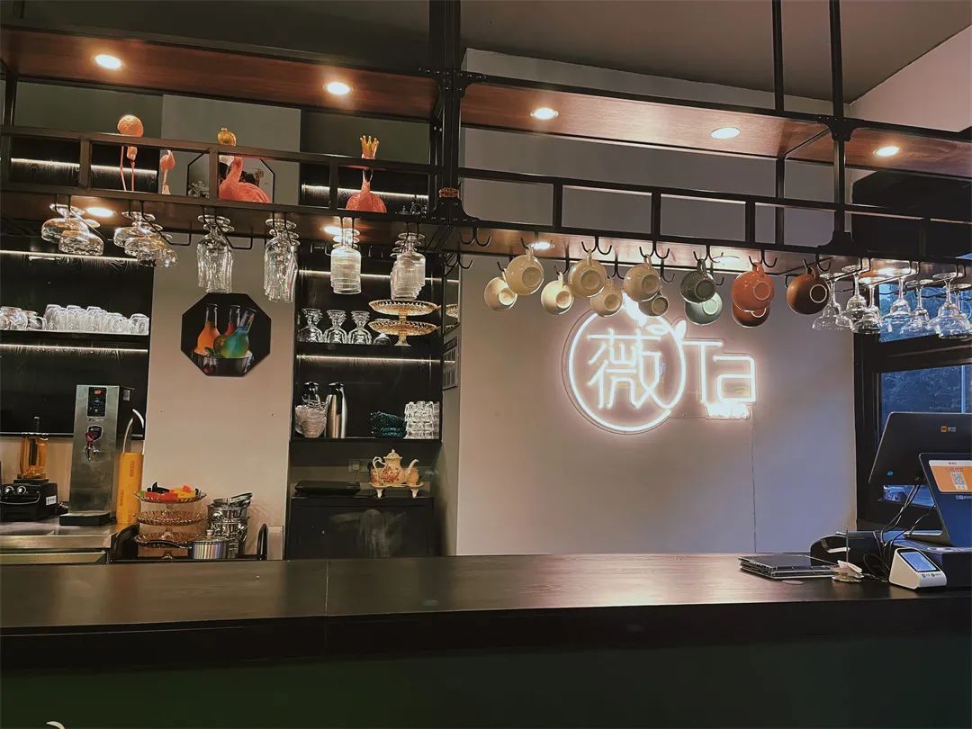 【隱藏在山南的小格調】露天花園餐廳~西餐、酒吧、下午茶......美好的夜晚從微醺開(kāi)始