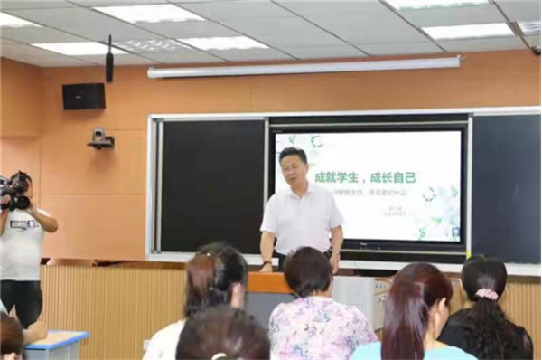 淮南市：助力教師專(zhuān)業(yè)化成長(cháng) ---市實(shí)驗中學(xué)與潘集實(shí)驗中學(xué)結對幫扶工作開(kāi)啟