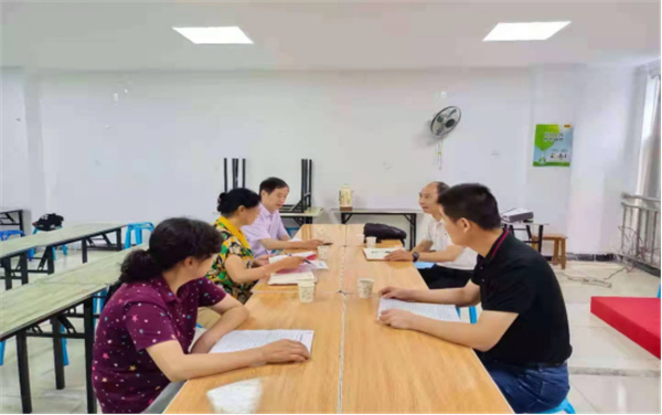 淮南市局離退休第三黨支部召開(kāi)黨史學(xué)習教育專(zhuān)題組織生活會(huì )