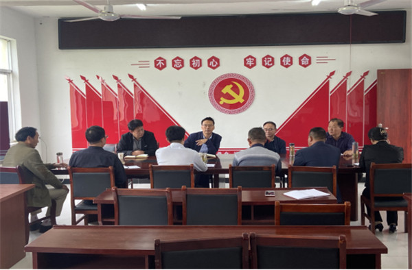 淮南市經(jīng)信局黨委副書(shū)記余守坤帶隊赴焦崗村調研指導鄉村振興工作