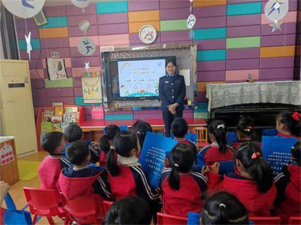 淮南市田家庵區：趣味普法寓教于樂(lè ) 護佑孩子健康成長(cháng)