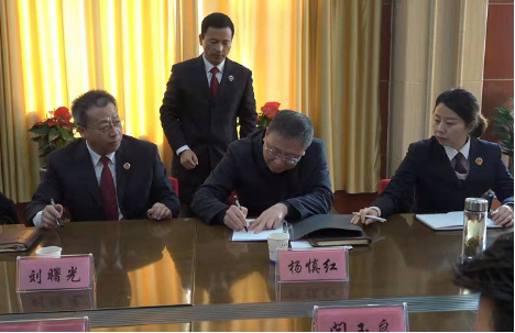 淮南一中舉行法治副校長(cháng)聘任儀式