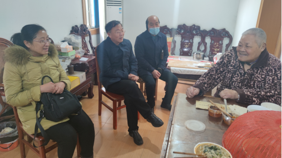 淮南市中小企業(yè)發(fā)展促進(jìn)中心領(lǐng)導班子走訪(fǎng)慰問(wèn)離休干部