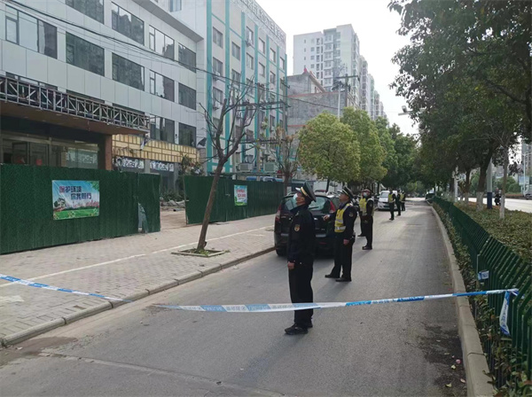 田家庵區城管局：加裝電梯沒(méi)審批？拆！