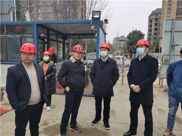 淮南：徐輝帶隊檢查建筑工地安全生產(chǎn)、揚塵防治和常態(tài)化疫情防控工作